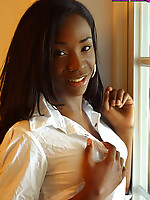 shemale naomi pics